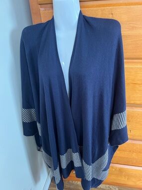 Cabi reversible shawl . Style #3163 one size